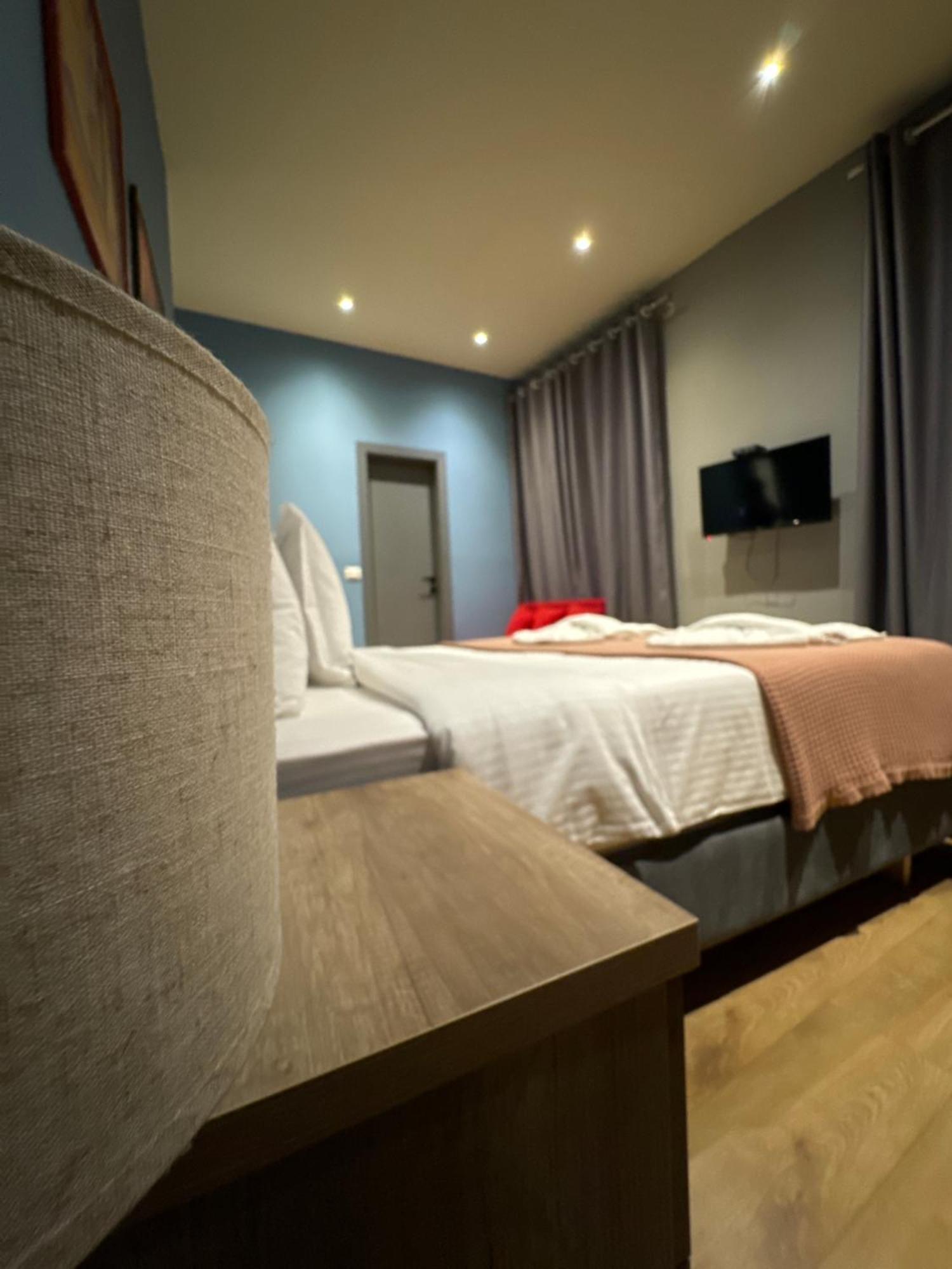 Hotel Tirona تيرانا المظهر الخارجي الصورة