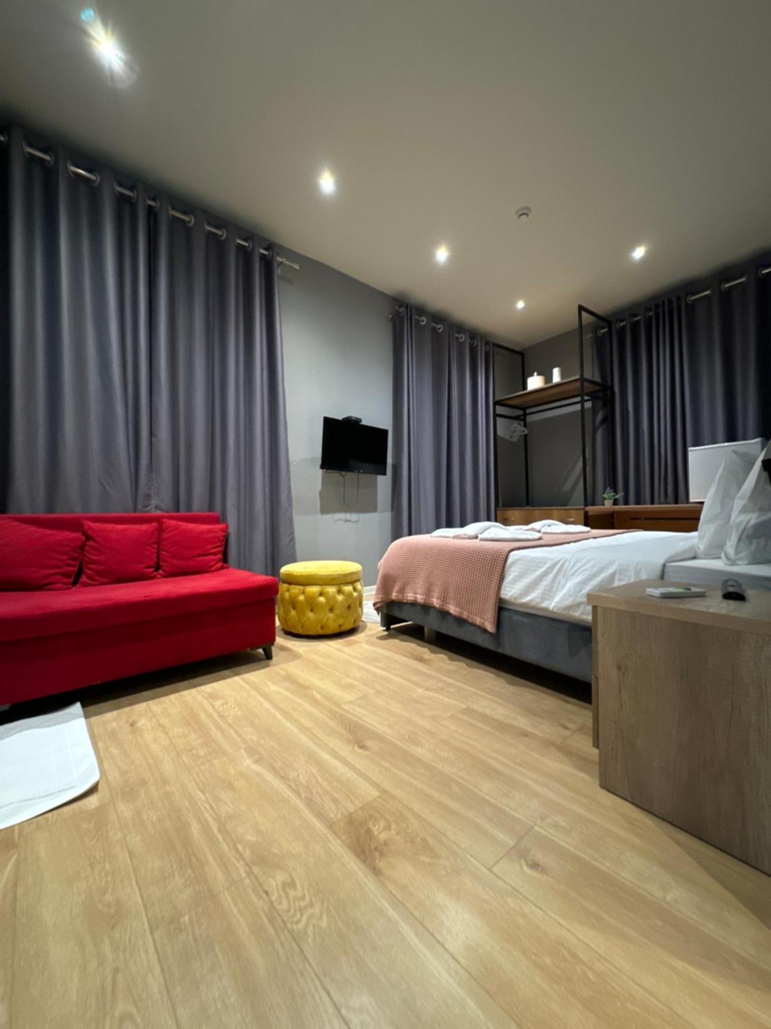 Hotel Tirona تيرانا المظهر الخارجي الصورة