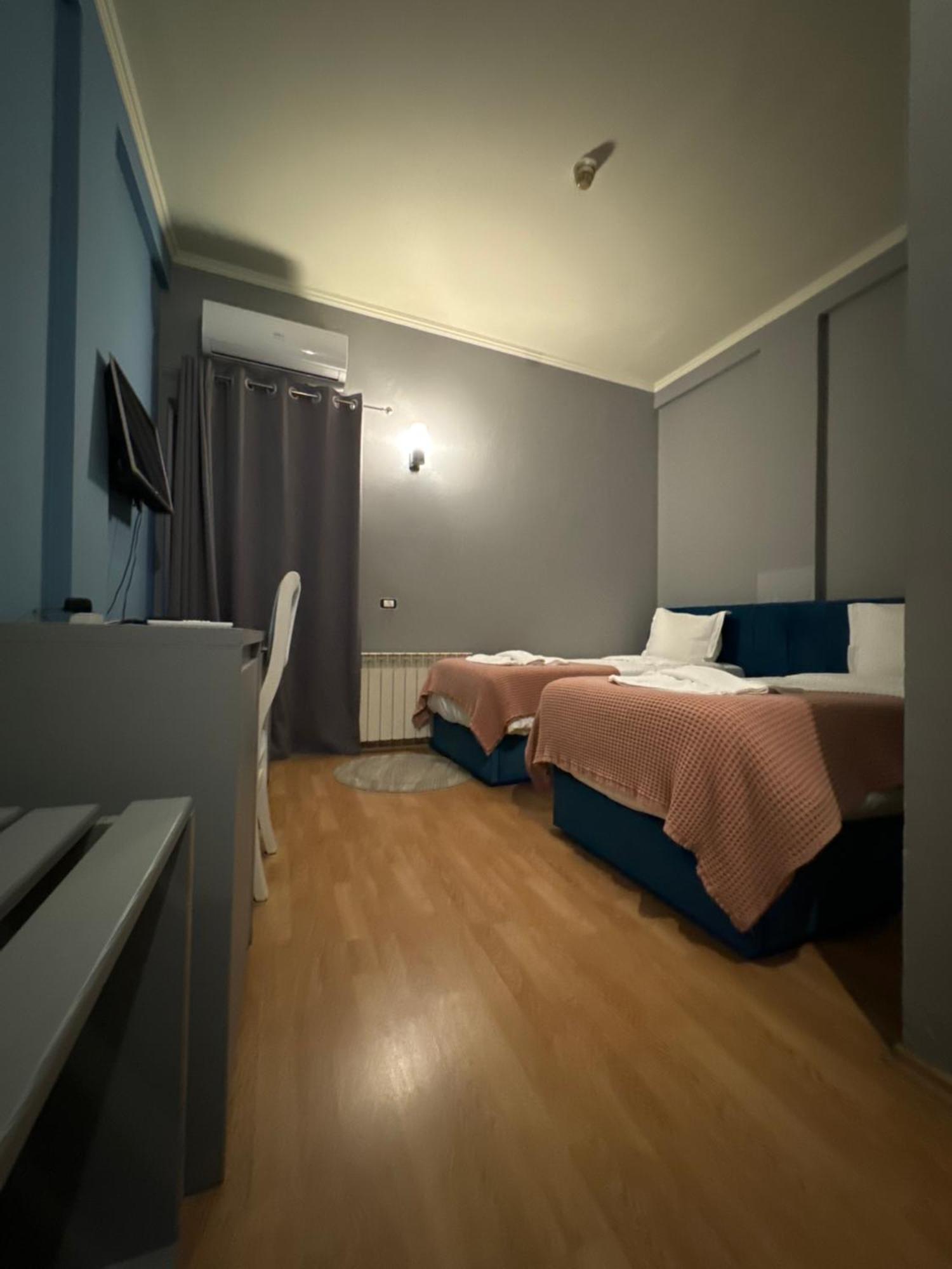 Hotel Tirona تيرانا المظهر الخارجي الصورة