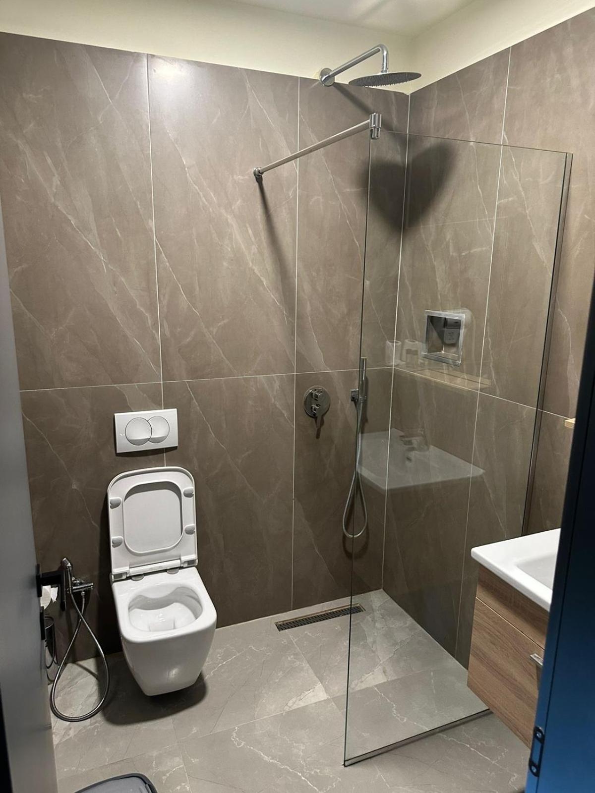 Hotel Tirona تيرانا المظهر الخارجي الصورة